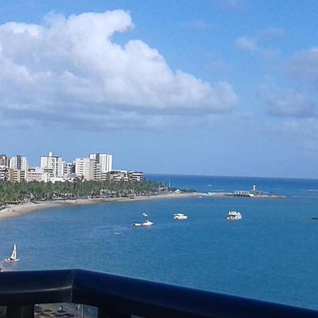 Na Beira Mar Pajuçara: Beachfront Apartment with Lateral Sea View Maceio  Exterior photo