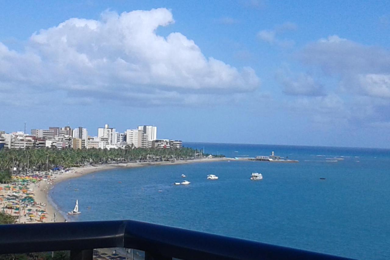 Na Beira Mar Pajuçara: Beachfront Apartment with Lateral Sea View Maceio  Exterior photo
