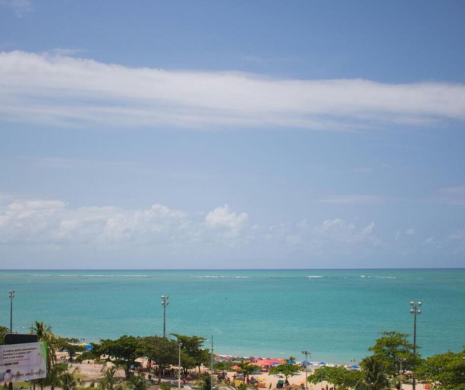 Na Beira Mar Pajuçara: Beachfront Apartment with Lateral Sea View Maceio  Exterior photo