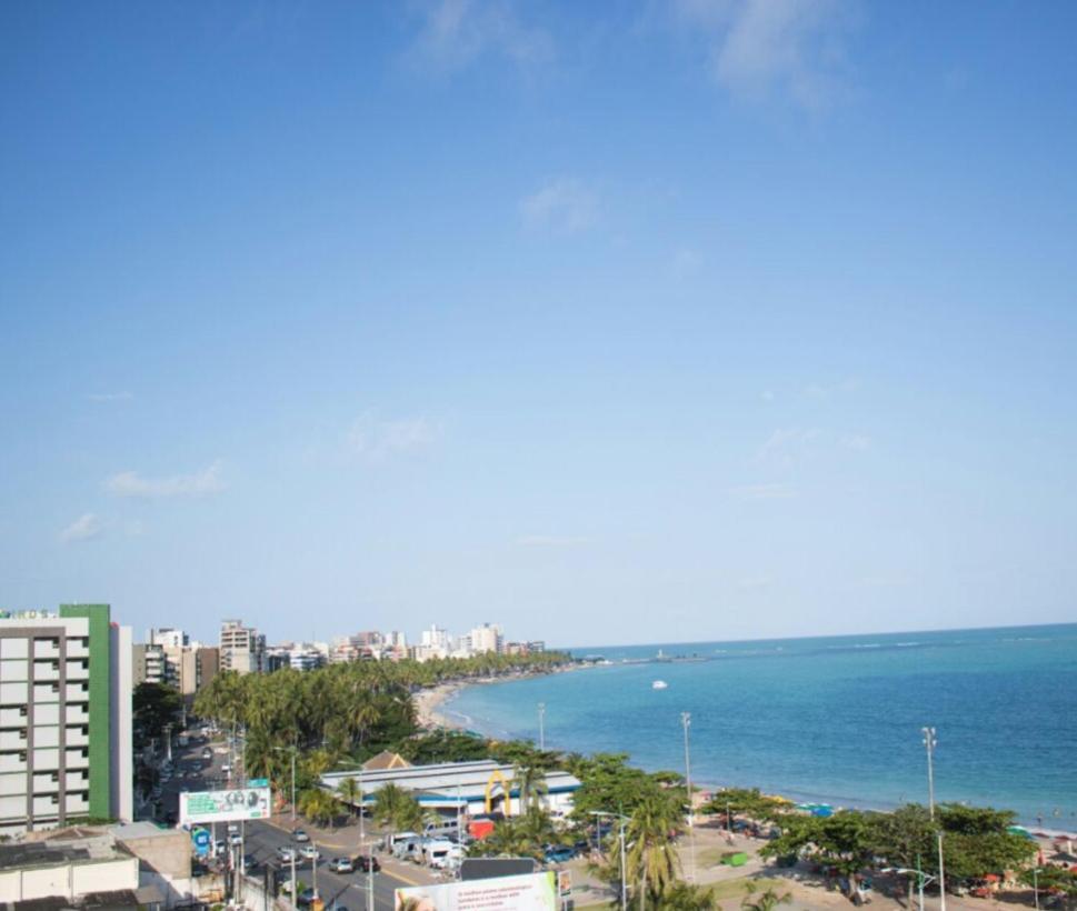 Na Beira Mar Pajuçara: Beachfront Apartment with Lateral Sea View Maceio  Exterior photo